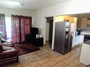 2 Bed Apartment in Honeydew Manor