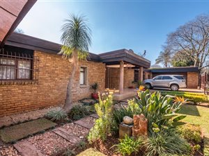 4 Bed House in Lynnwood Park