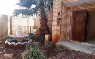 3 Bedroom House in Van Der Hoff Park