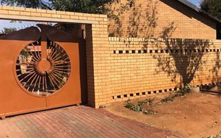 3 Bedroom House in Dobsonville