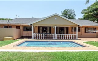 3 Bedroom House in Sunningdale