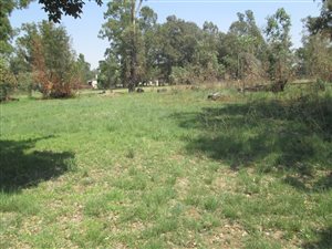 813 m² Land available in Pollak Park