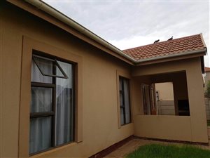 2 Bed Townhouse in Vanderbijlpark Central
