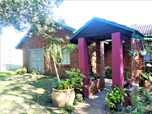 3 Bed House in Meerensee