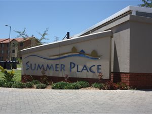 Bachelor apartment in Rooihuiskraal