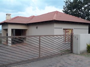 3 Bed Simplex in Broadacres