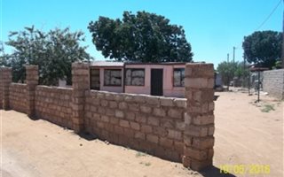 400 m² Land available in Lethlabile