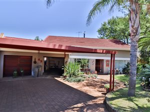 4 Bedroom House in Rietvalleipark