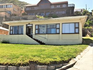 3 Bed House in Herolds Bay