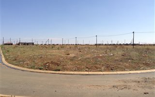 270 m² Land available in Golden Gardens