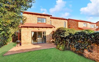 4 Bedroom Townhouse in Honeydew Ridge