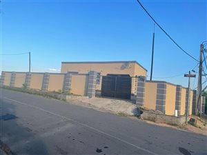 3 Bed House in Lovu