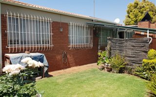 2 Bedroom Simplex in Witfield