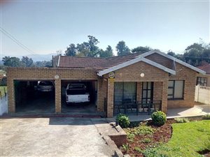 4 Bed House in Panorama Gardens