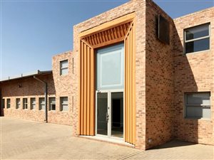 740 m² Commercial space in Meadowbrook