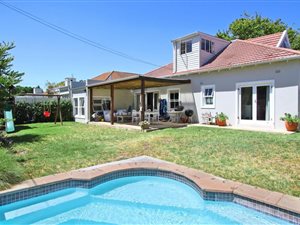 4 Bed House in Claremont