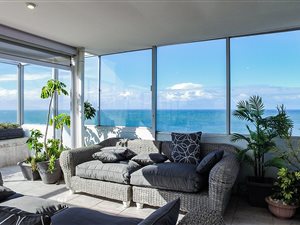 3 Bed Penthouse in Quigney