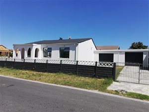 3 Bed House in Blue Downs