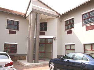 860 m² Office Space in Moreleta Park