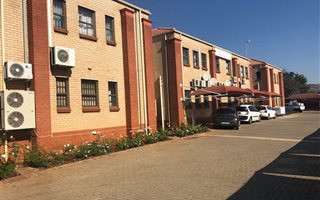 117 m² Commercial space in Allens Nek