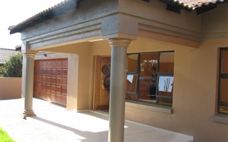 4 Bedroom Cluster in Aerorand