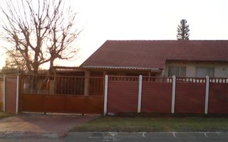 3 Bedroom House in Esther Park