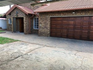 6 Bed House in LesMarais