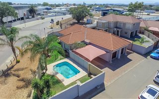 3 Bedroom Townhouse in Waterval East