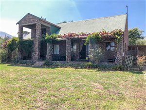 2 Bed Apartment in High Riding Country Estate