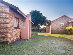 2 Bed Apartment in Veld En Vlei