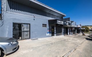 1272 m² Commercial space in Robertsham
