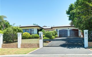 4 Bedroom House in Door de Kraal