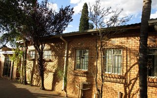 6 Bedroom House in Pine Ridge