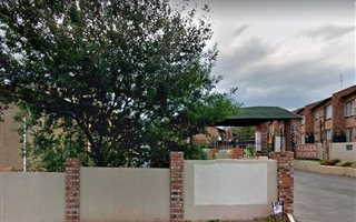 2 Bedroom Apartment in Grobler Park