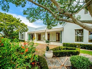 4 Bed House in Steenberg Golf Estate