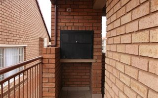 2 Bedroom Apartment in Hazeldean (Silverlakes Surroundings)