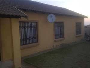3 Bed Townhouse in Mohlakeng