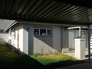 3 Bed Townhouse in Highveld Park