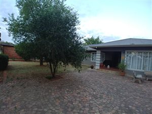 3 Bed House in Rowhill