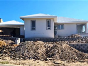 3 Bed Duet in Seemeeu Park