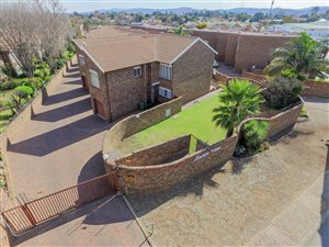 3 Bed Townhouse in Brackendowns
