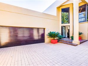 4 Bed House in River Club
