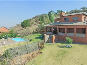 4 Bedroom House in Blue Saddle Ranches