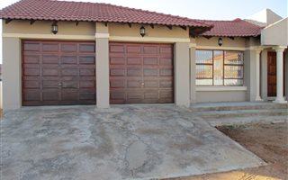 3 Bedroom House in Flora Park