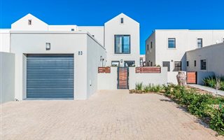 3 Bedroom Duplex in Kelderhof Country Village