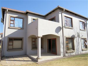 2 Bed Apartment in Emfuleni Golf Estate