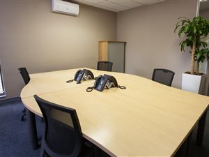 1600 m² Office Space in Hyde Park