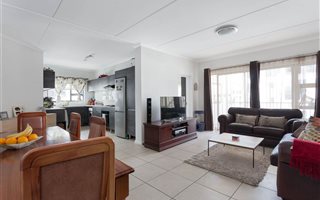 3 Bedroom Apartment in Petervale