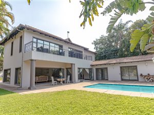 6 Bed House in La Lucia