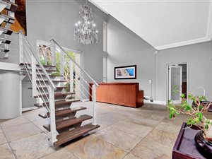 197 m² Office Space in Parktown North